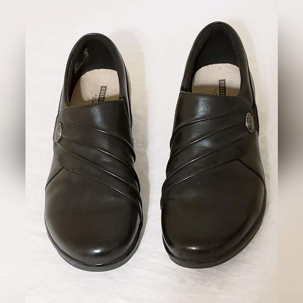 Clarks Collection Black Leather Flats Loafers Button 7M Like New - Picture 2 of 8